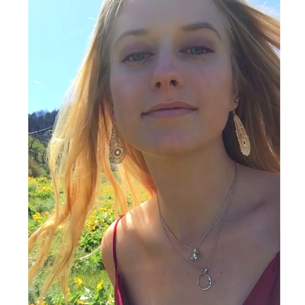 Meet your Posher, Julia